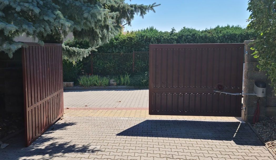 Jednokřídlé a dvoukřídlé brány